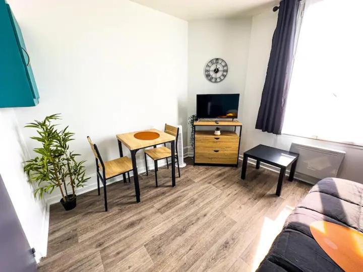 Appartement Cerf1-Centre Ville Meaux-Gare-Disney Exteriör bild